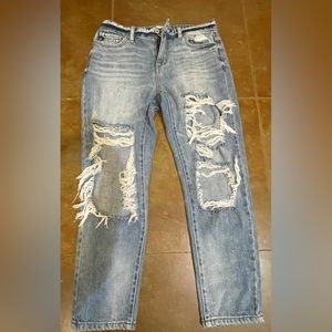Cute ripped jeans. Size: 5/26